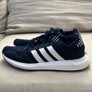 Adidas Swift Run